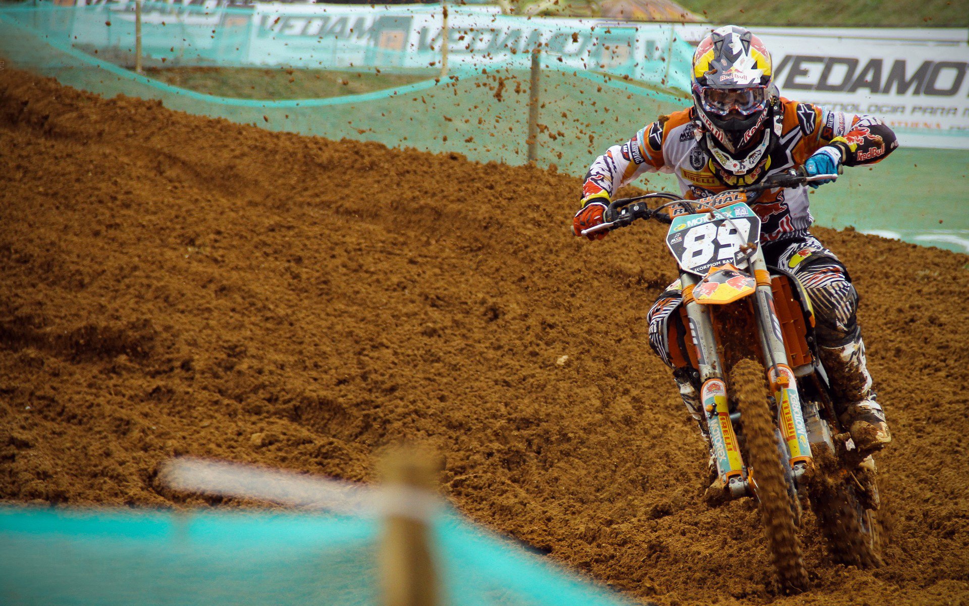 F1环保行：推动全球绿色技术，f1 环保